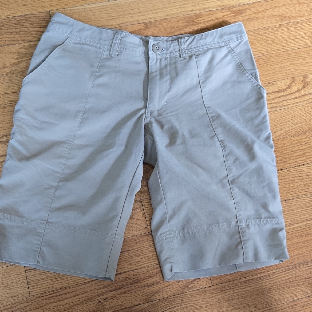 Patagonia Tan Bermuda Shorts Lightweight Casual